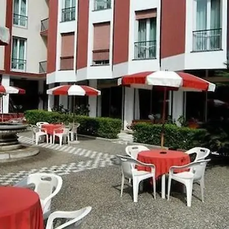 Fegina 3 Deluxe Bedrooms & Bathrooms Apartment