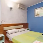 Fegina 3 Deluxe Bedrooms & Bathrooms