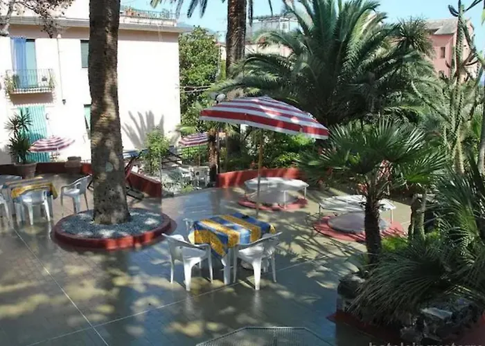 Fegina 3 Deluxe Bedrooms & Bathrooms アパート モンテロッソ・アル・マーレ