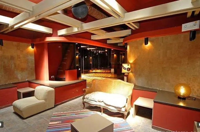Fegina 3 Deluxe Bedrooms & Bathrooms *