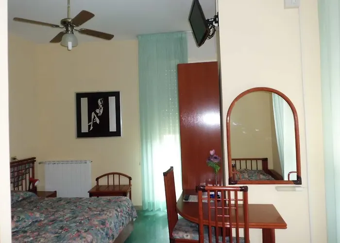 Fegina 3 Deluxe Bedrooms & Bathrooms * モンテロッソ・アル・マーレ
