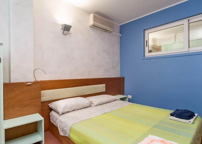 Fegina 3 Deluxe Bedrooms & Bathrooms